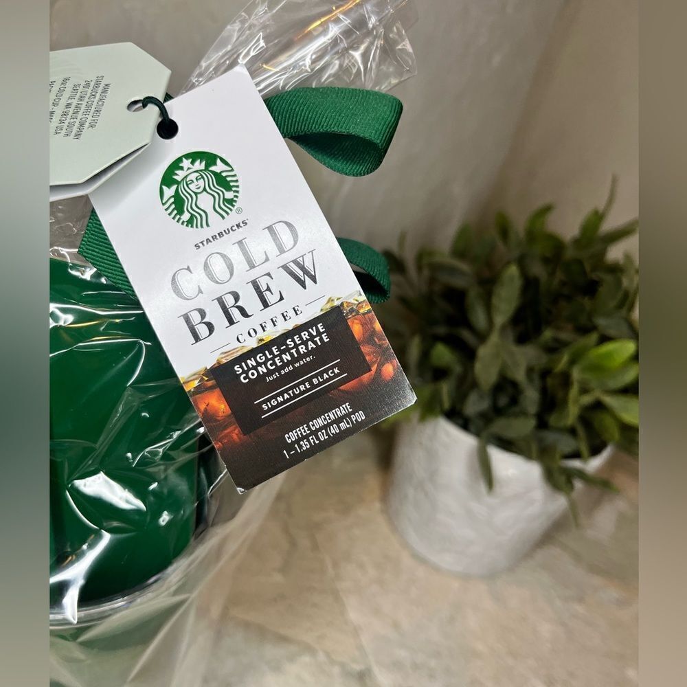 Starbucks Cold Cup with Iced Coffee Gift Set - Picture 2 of 4